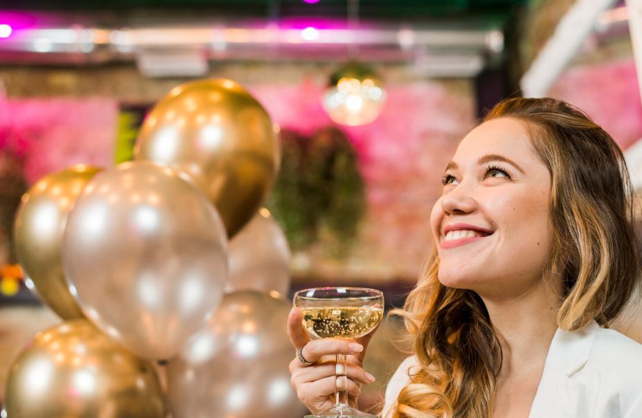 Drinks coloridos e decorativos para festa de 15 anos